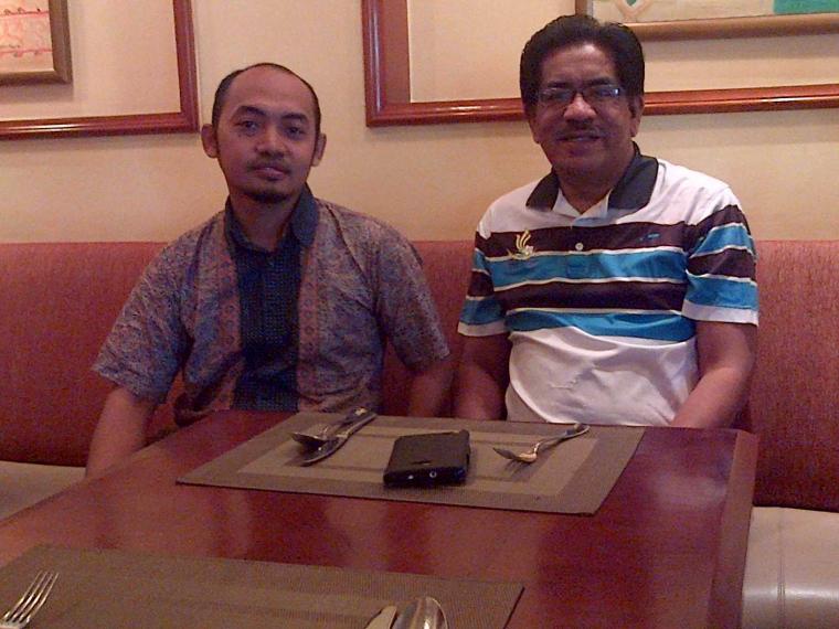 Penulis Biografi Indonesia bersama Penulis Biografi Malaysia, Prof. Dr. Roosfa Hasyim